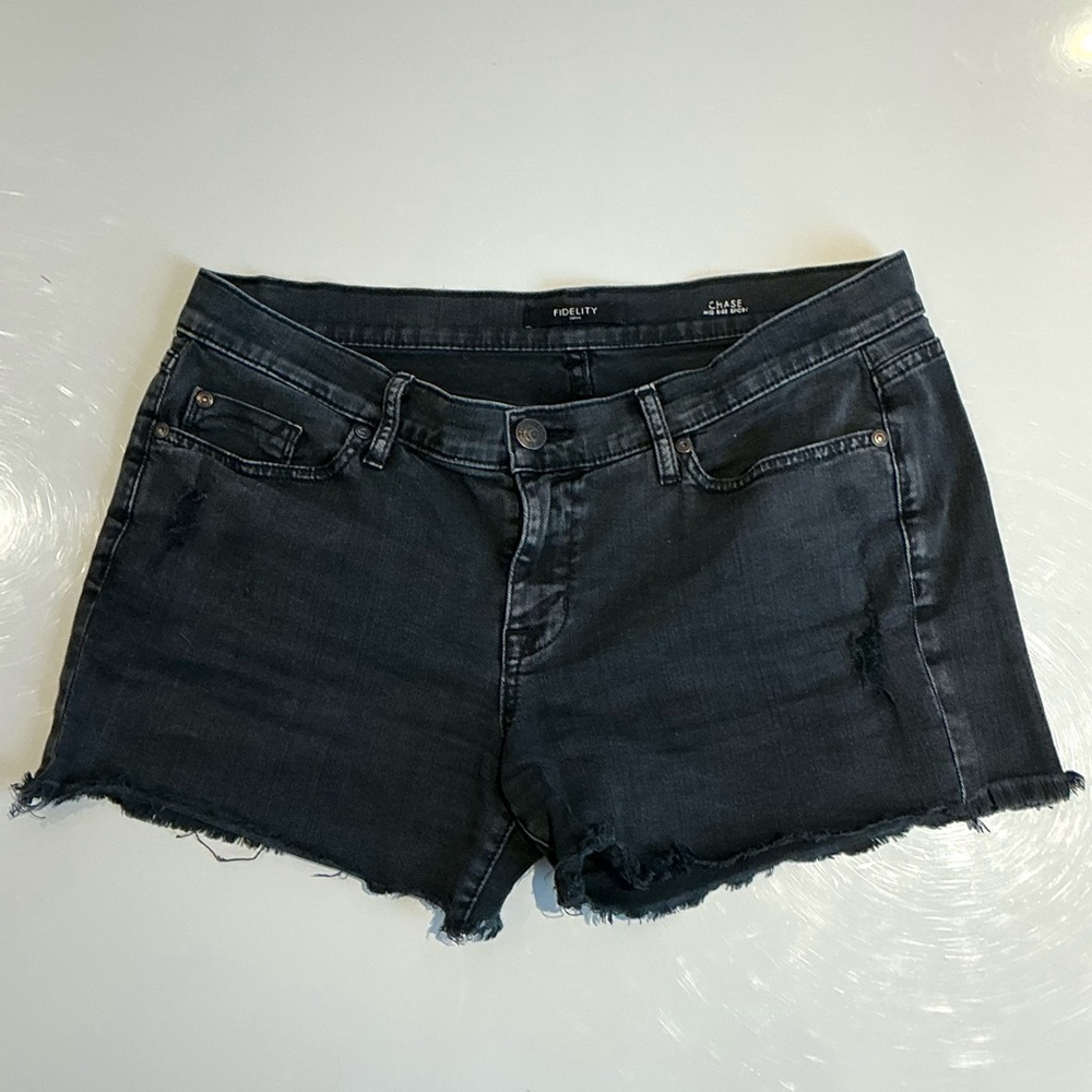 Fidelity Chase mid-rise black denim shorts, size 29